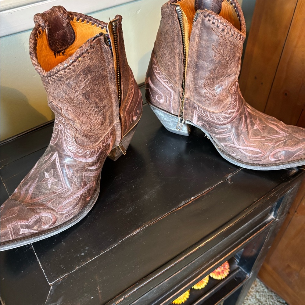 Old Gringo Chale Stitch 7” booties - Picture 3 of 12